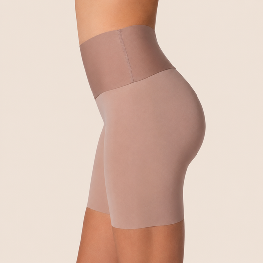 Formande shorts med platt mage-effekt